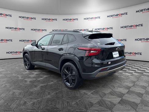 New 2026 Chevrolet Trax ACTIV w/ Sunroof Package FWD image 4