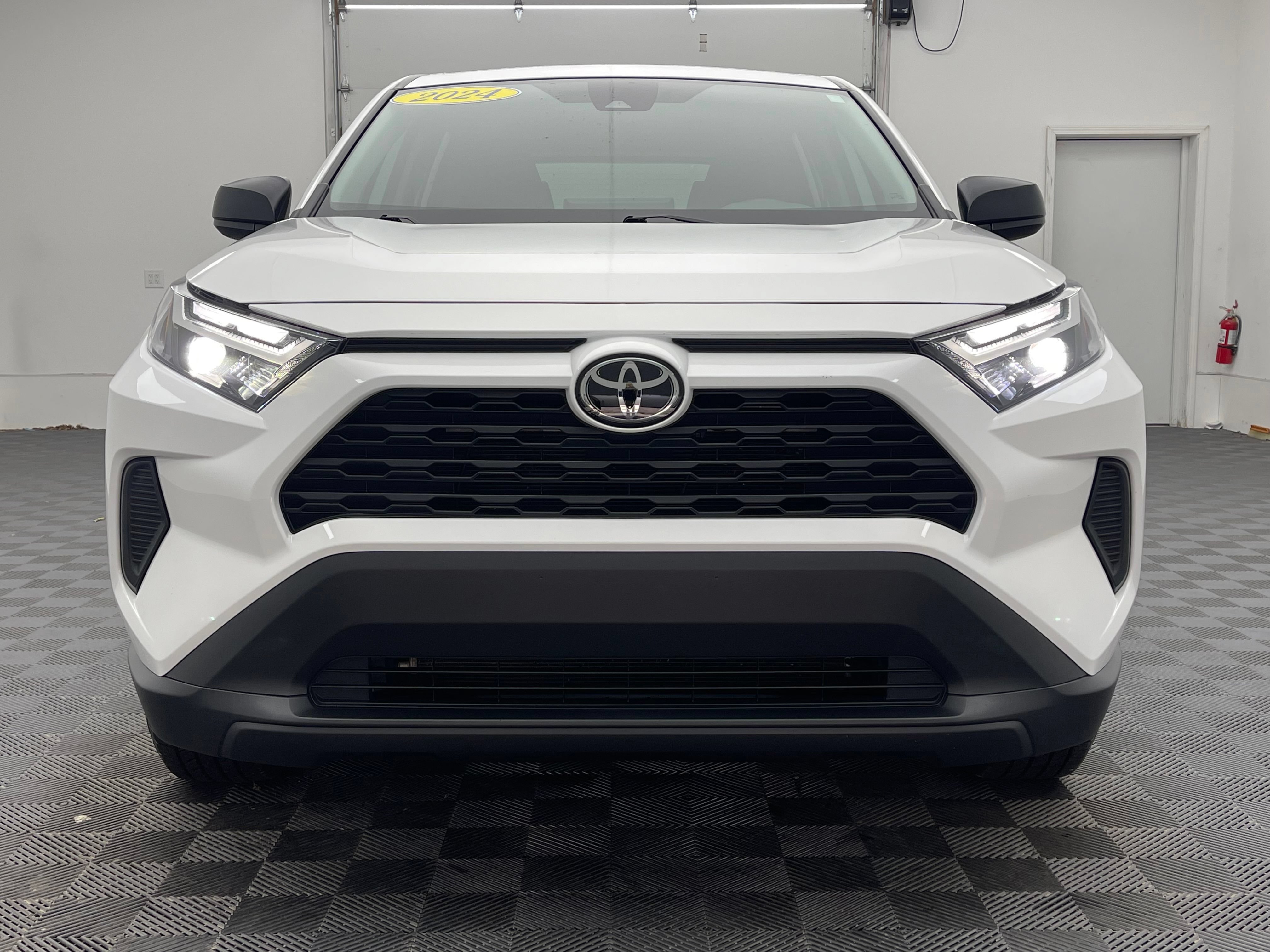 Used 2024 Toyota RAV4 LE FWD image 11