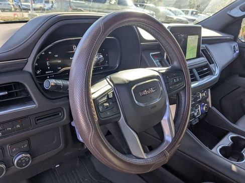 Used 2023 GMC Yukon XL SLT image 18