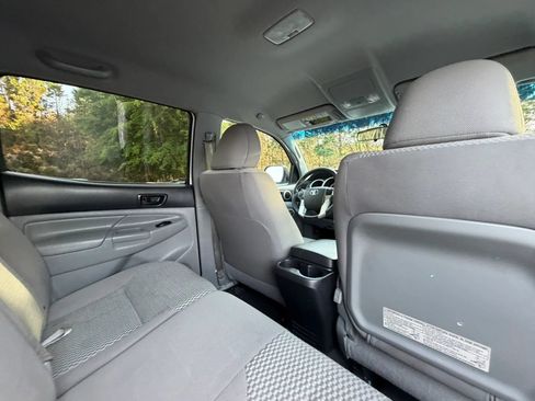 Used 2014 Toyota Tacoma PreRunner w/ SR5 Package RWD image 23