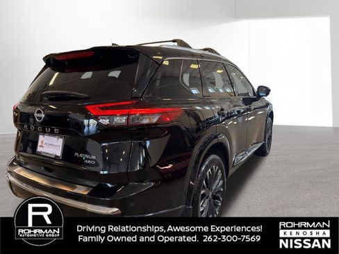 Used 2025 Nissan Rogue Platinum w/ Platinum Premium Package image 7