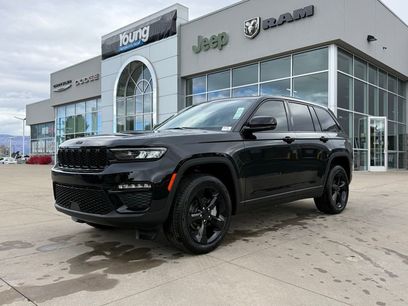 New 2025 Jeep Grand Cherokee Limited w/ Black Appearance Package