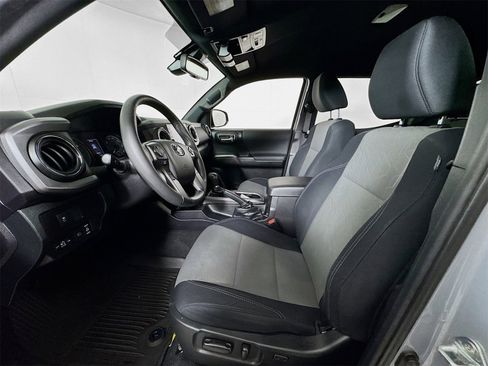 Used 2021 Toyota Tacoma TRD Sport image 17