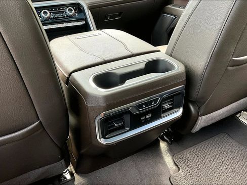 Used 2025 GMC Sierra 3500 Denali w/ Denali Reserve Package AWD/4WD image 11