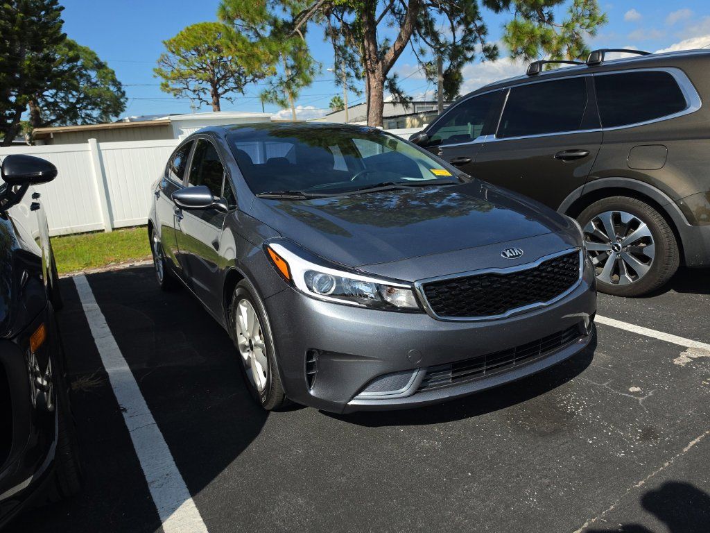 Used 2017 Kia Forte S FWD image 3