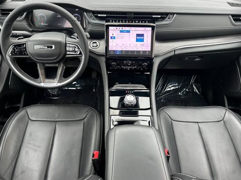 Used 2023 Jeep Grand Cherokee L Overland RWD image 12