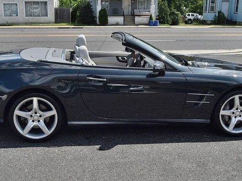Used 2013 Mercedes-Benz SL 550 image 43