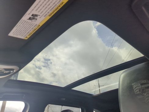 Used 2017 Porsche Cayenne Platinum Edition image 17