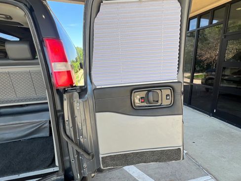 Used 2016 GMC Savana 2500 Extended image 36