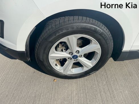 Used 2018 Ford Edge SE FWD image 8