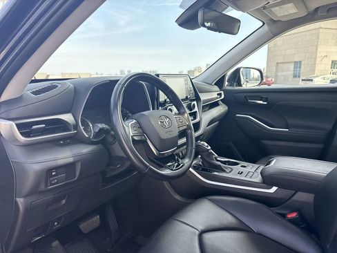 Used 2021 Toyota Highlander XLE image 27