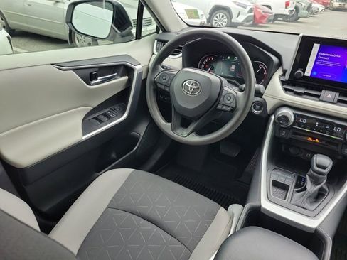 Used 2023 Toyota RAV4 XLE image 7