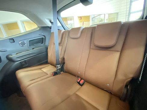 Used 2023 Subaru Ascent Touring AWD/4WD image 27