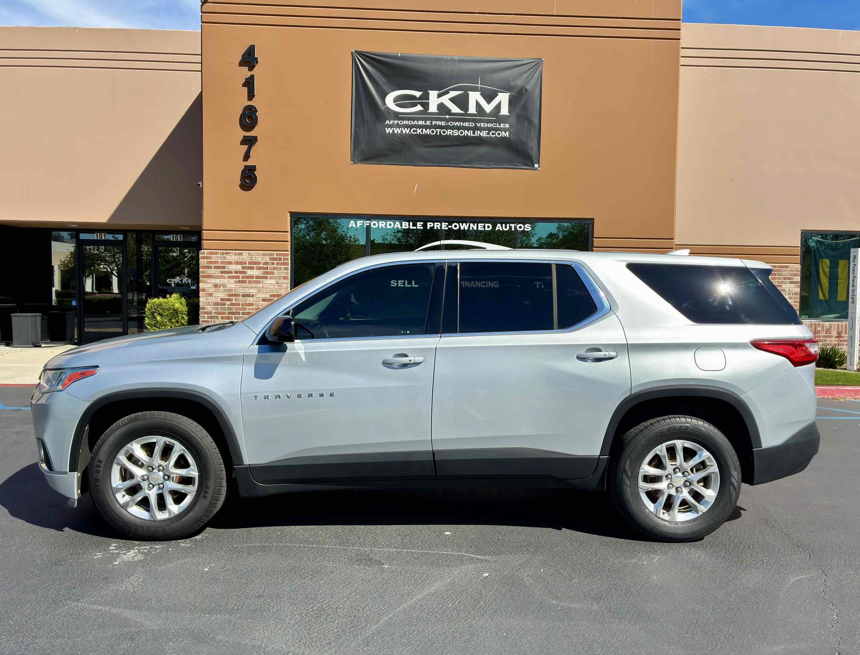 Used 2019 Chevrolet Traverse LS FWD image 3