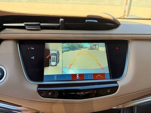 Used 2019 Cadillac XT5 Platinum AWD/4WD image 16