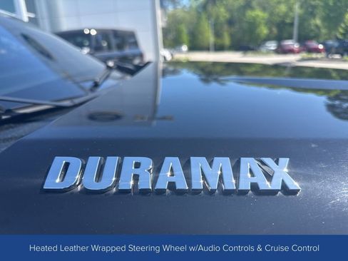 Used 2022 Chevrolet Silverado 1500 LTZ w/ Z71 Off-Road Package image 8