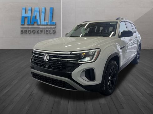 New 2026 Volkswagen Atlas Peak Edition AWD/4WD image 1