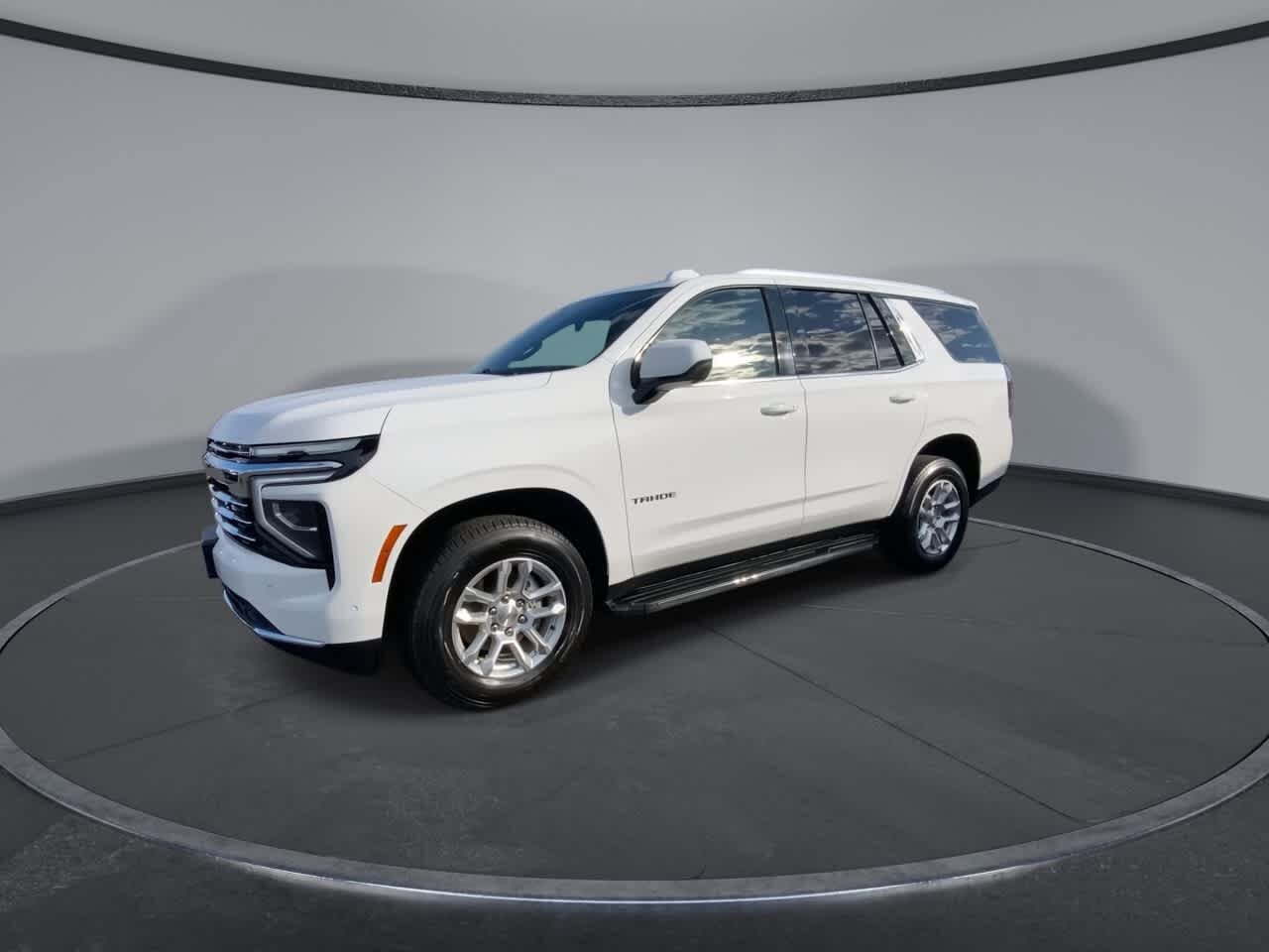 Used 2025 Chevrolet Tahoe LT AWD/4WD image 4