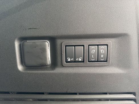 New 2026 GMC Yukon XL Elevation w/ LPO, Elevation Black Package image 36