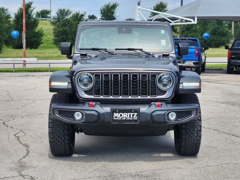 Used 2025 Jeep Wrangler Unlimited Rubicon AWD/4WD image 2