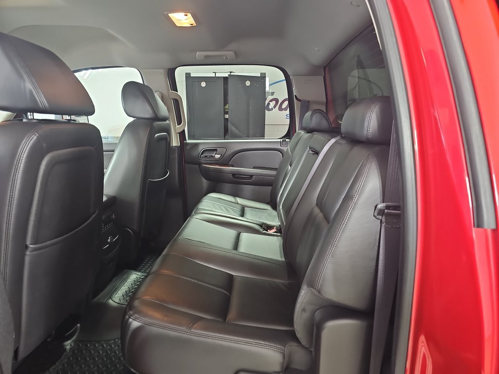 Used 2008 Chevrolet Silverado 2500 LTZ w/ Safety Package AWD/4WD image 17