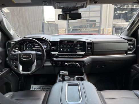 Used 2022 GMC Sierra 1500 SLT w/ SLT Premium Package AWD/4WD image 25