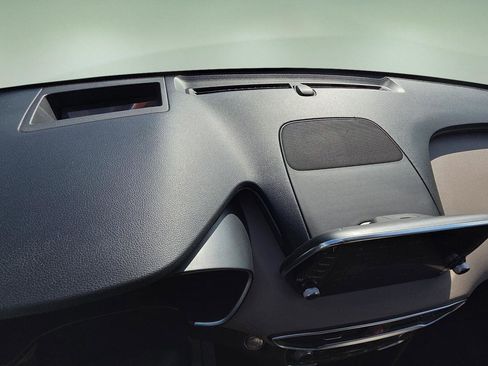 Used 2020 Hyundai Santa Fe Limited image 9