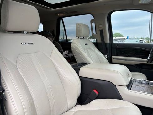 Used 2019 Ford Expedition Platinum AWD/4WD image 12