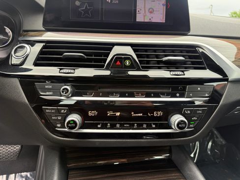 Used 2019 BMW 530i w/ Convenience Package RWD image 35
