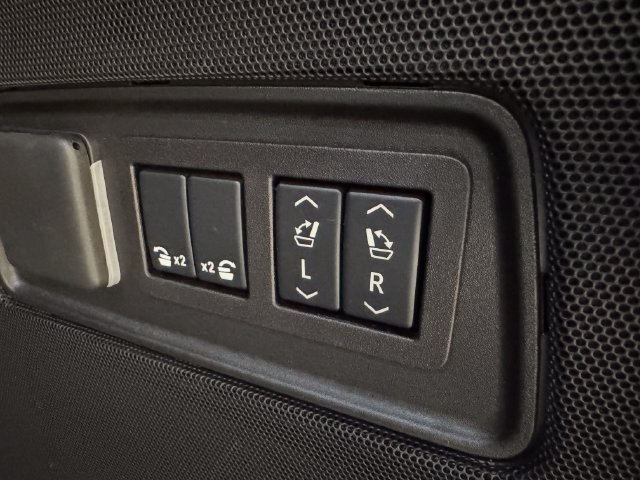 Used 2026 Cadillac Escalade Platinum Luxury w/ LPO, Floor Liner Package AWD/4WD image 29