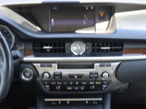 Used 2018 Lexus ES 350 w/ Premier Package FWD image 12