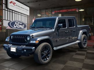 Used 2025 Jeep Gladiator Sport AWD/4WD video 1