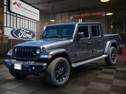 Used 2025 Jeep Gladiator Sport