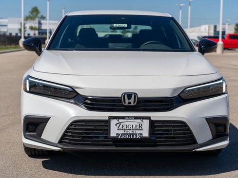 Used 2024 Honda Civic Sport image 2