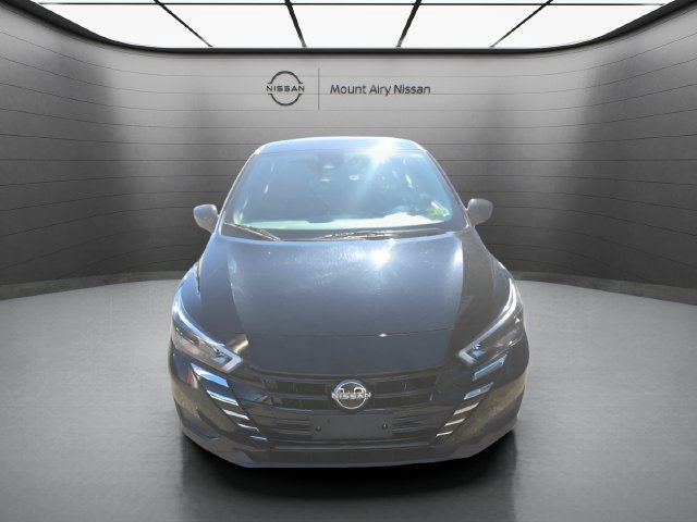 Certified 2025 Nissan Versa SV FWD image 1