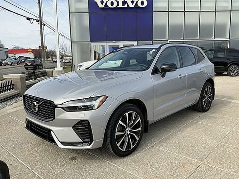 Used 2023 Volvo XC60 B6 Ultimate image 3