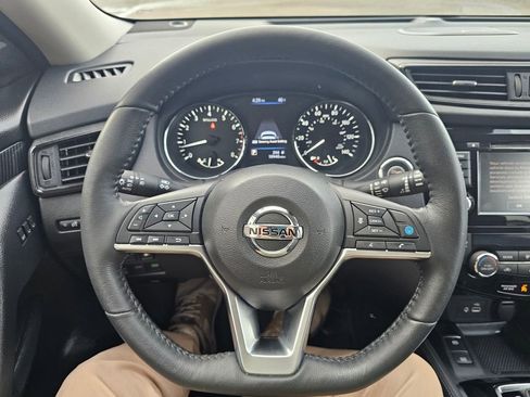 Used 2020 Nissan Rogue SL w/ Premium Package image 18