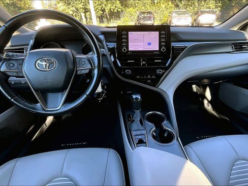 Used 2023 Toyota Camry SE image 14