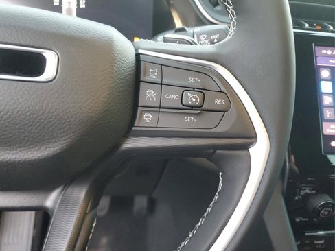 New 2025 Jeep Grand Cherokee Altitude RWD image 23