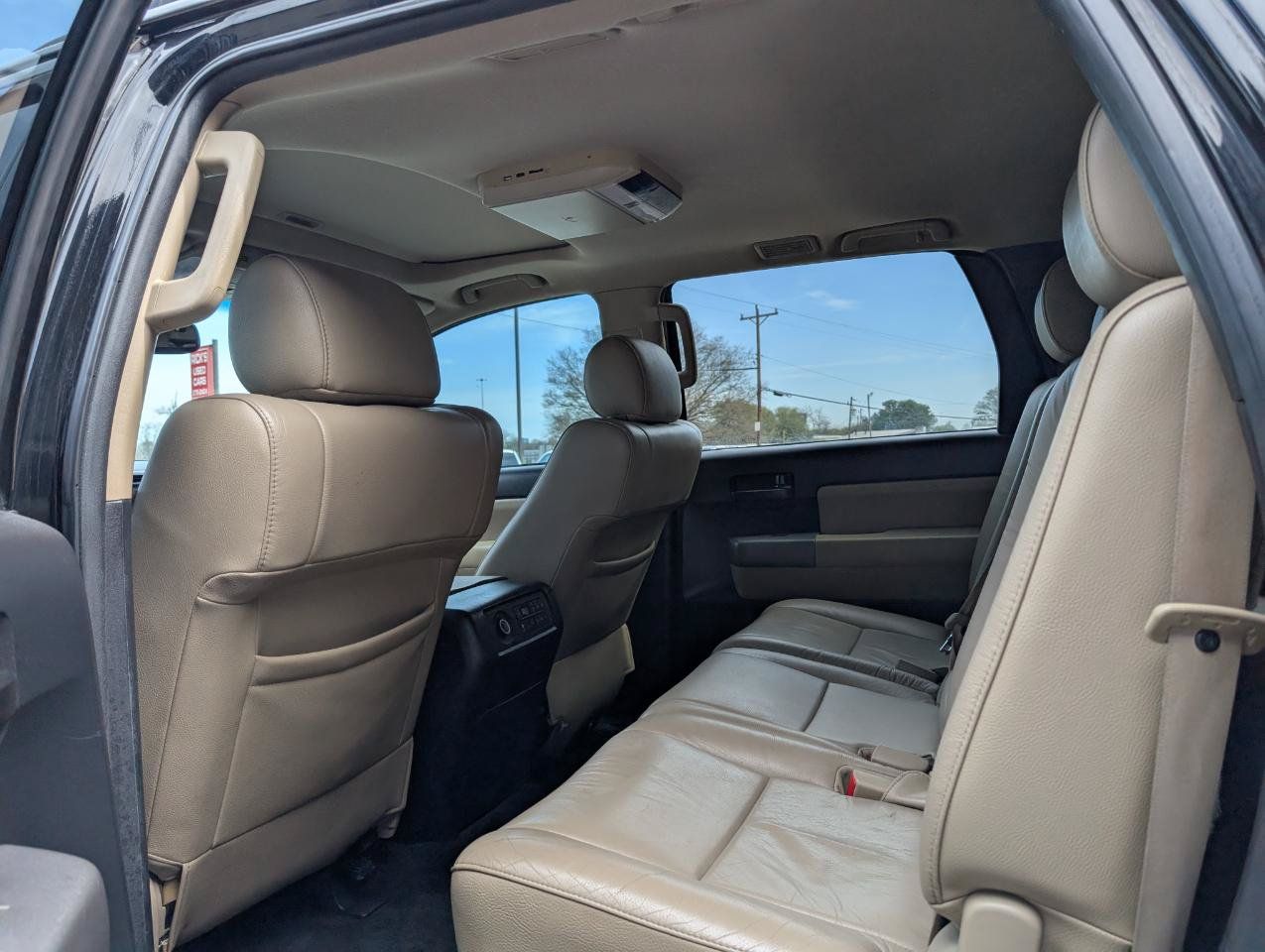 Used 2016 Toyota Sequoia SR5 RWD image 15