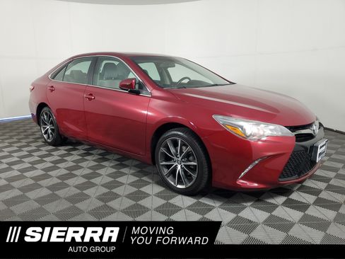 Used 2017 Toyota Camry XSE w/ Moonroof Package FWD image 1