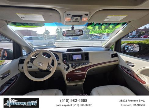 Used 2013 Toyota Sienna XLE image 12
