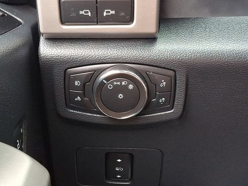 Used 2022 Ford F250 Lariat w/ Black Appearance Package AWD/4WD image 26