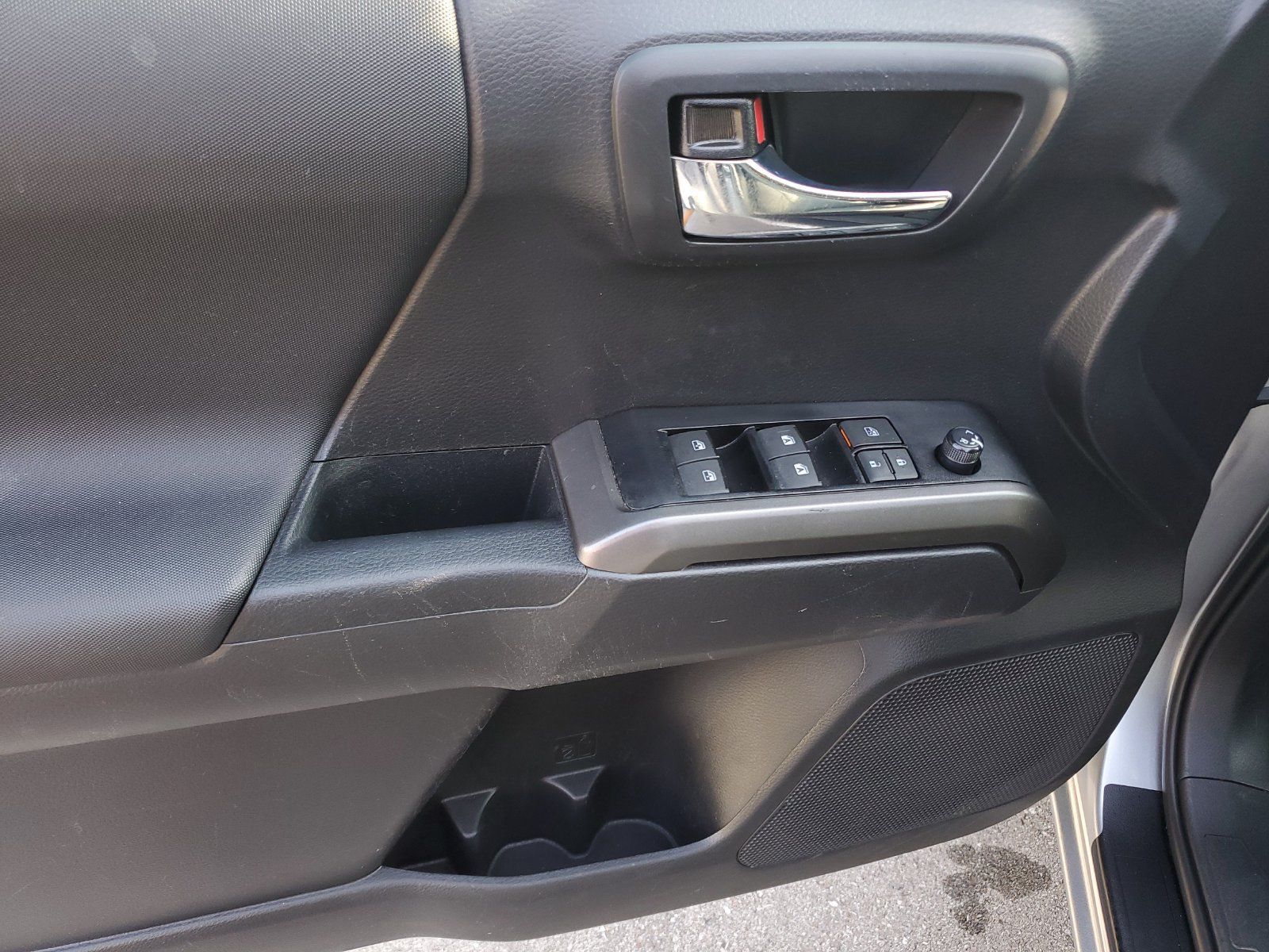 Certified 2023 Toyota Tacoma TRD Off-Road AWD/4WD image 19