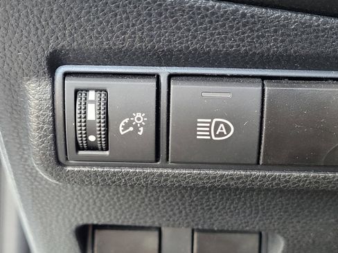 Used 2024 Toyota Corolla Cross LE FWD image 8