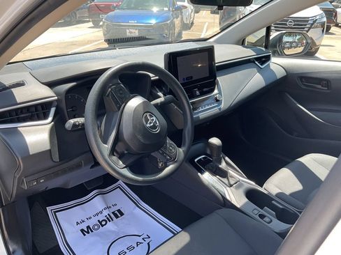 Used 2025 Toyota Corolla LE FWD image 10