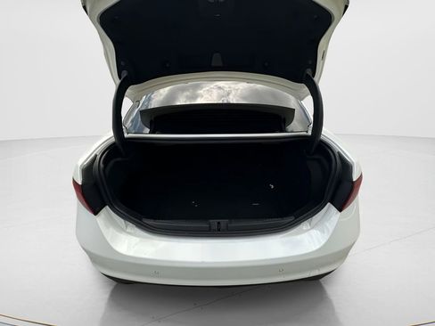 Used 2019 Alfa Romeo Giulia RWD image 17