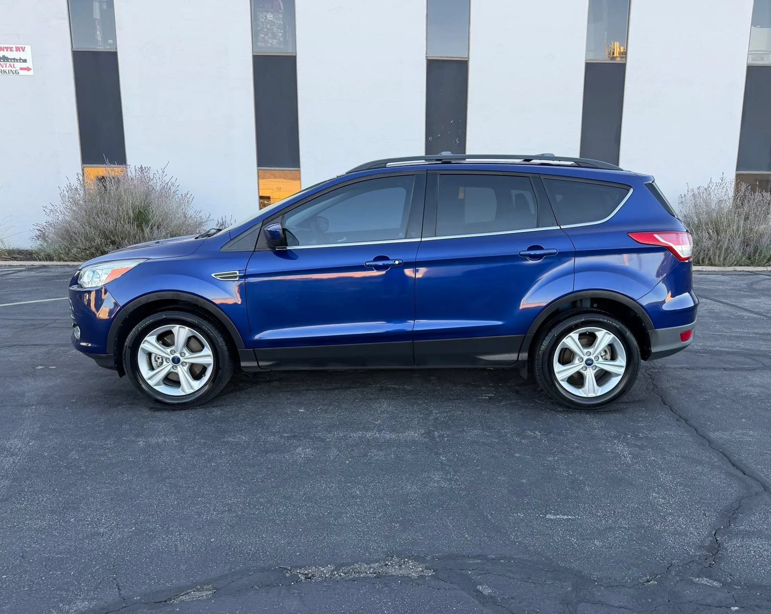 Used 2014 Ford Escape SE w/ Equipment Group 201A AWD/4WD image 2