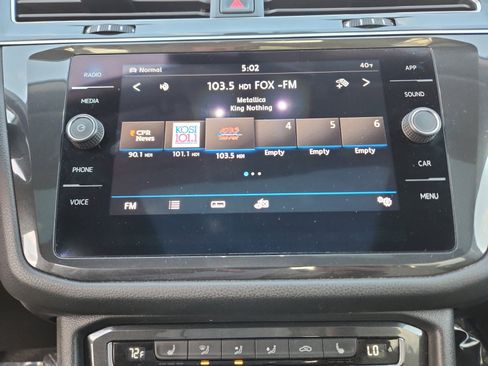 Used 2018 Volkswagen Tiguan SE w/ Panoramic Sunroof Package image 29