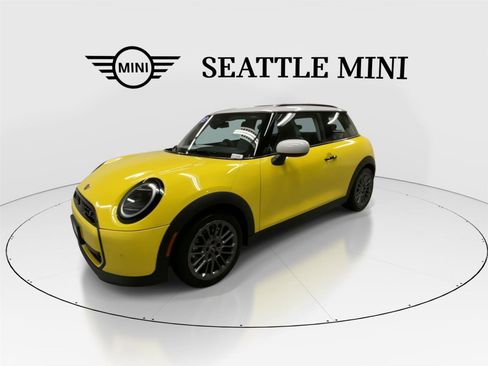 Certified 2025 MINI Cooper S image 5